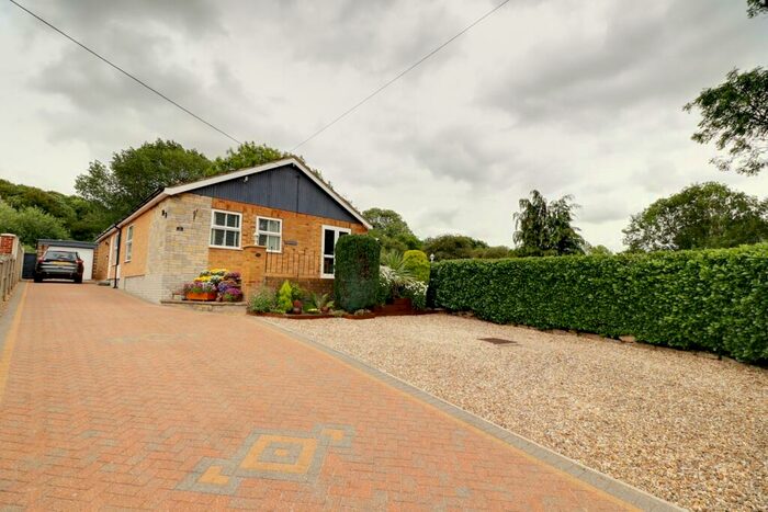 3 Bedroom Detached Bungalow For Sale In Top Road, Worlaby, DN20
