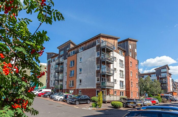1 Bedroom Flat For Sale In / Albion Gardens, Edinburgh, EH7
