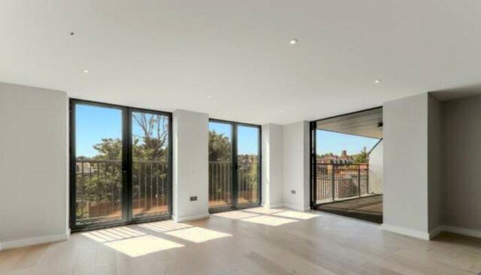 2 Bedroom Penthouse To Rent In Homestead Heights, Tottenham Lane, Crouch End, London, N8