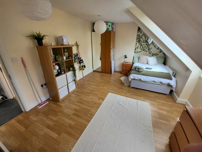 6 Bedroom Terraced House To Rent In Churchill Gardens, Jesmond, NE2