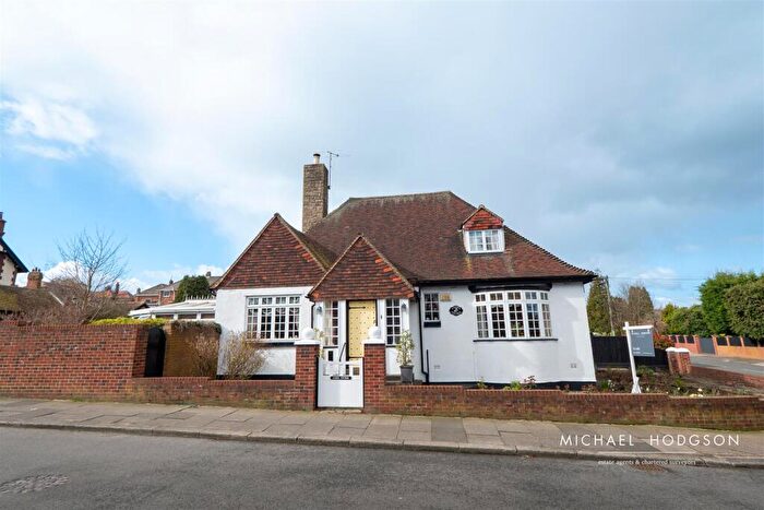 3 Bedroom Detached Bungalow For Sale In Linden Road, Ashbrooke, Sunderland, SR2