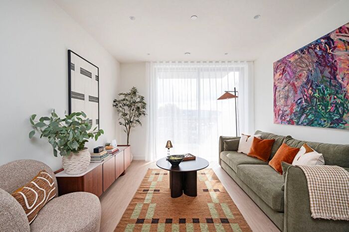 Studio To Rent In Heart Of Hale Lane, Tottenham, London, N17