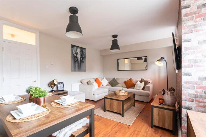 2 Bedroom Flat For Sale In Milk Market, City Centre, Newcastle Upon Tyne, NE1