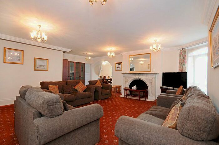 4 Bedroom Flat To Rent In Burnham Court, Moscow Road, Bayswater, W2