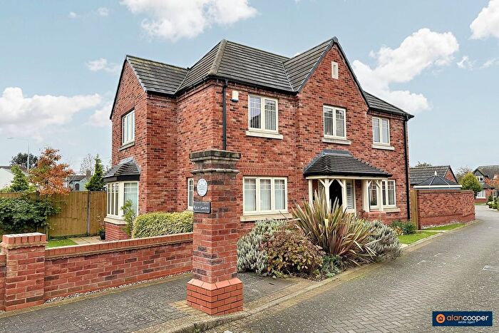 4 Bedroom Detached House For Sale In Ryton Gardens, Bulkington, CV12