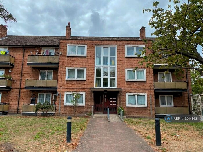 2 Bedroom Flat To Rent In Manor Park, London, E12