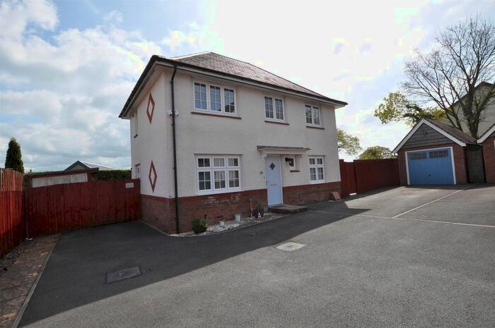 3 Bedroom Detached House For Sale In Parc Llwyn Celyn, St. Clears, Carmarthen, SA33