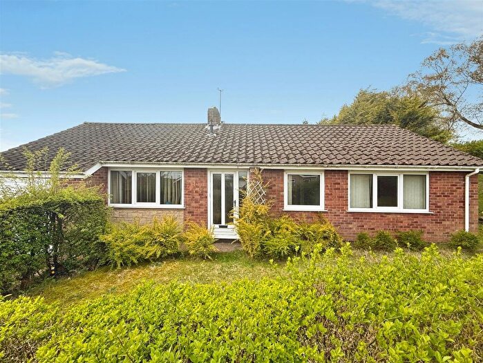 3 Bedroom Detached Bungalow For Sale In Renfrew Court, Mansfield, NG19