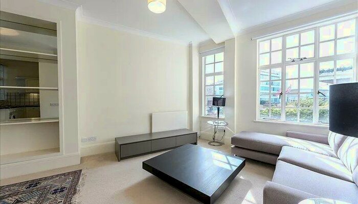 5 Bedroom Apartment To Rent In Park Road, London, NW8
