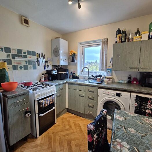 1 Bedroom Flat To Rent In Sinclair Road, London, E4