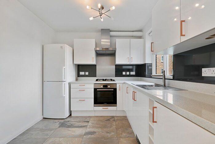 2 Bedroom Flat To Rent In Addiscombe Road, Croydon, CR0