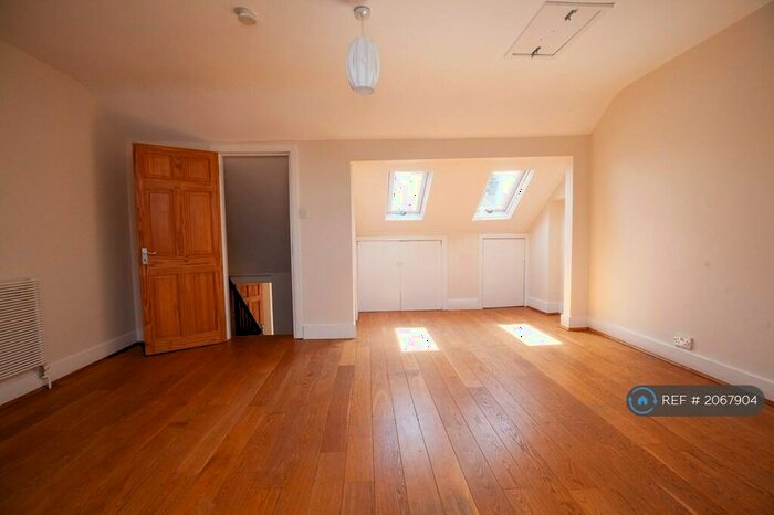 2 Bedroom Maisonette To Rent In Croydon Road, Beckenham, BR3