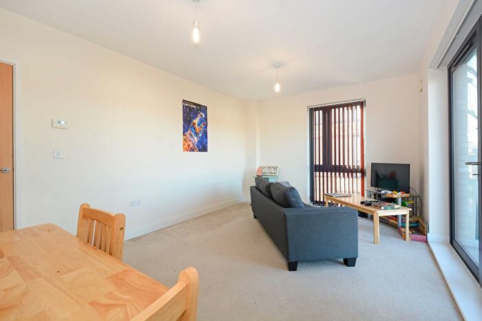 2 Bedroom Flat For Sale In Fisher Close, London, SE16