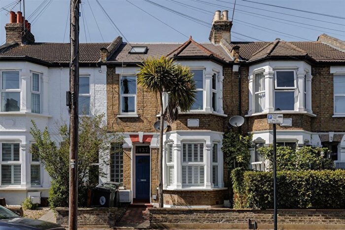 2 Bedroom Flat For Sale In Albert Road, Leyton, E10