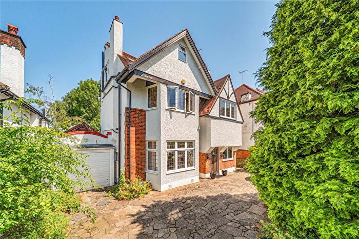 7 Bedroom Detached House For Sale In Vallance Road, London, N22