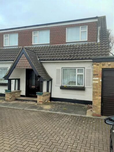 6 Bedroom Detached House To Rent In Harlington Road, Uxbridge, Greater London, UB8