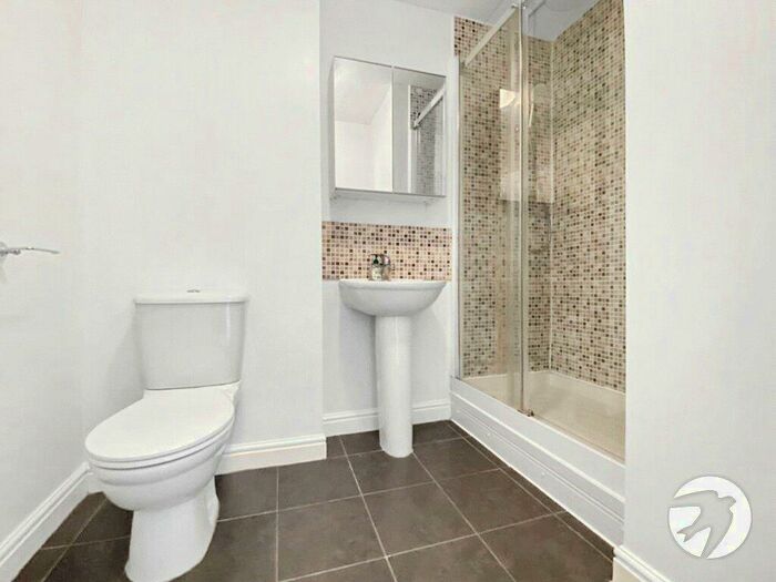 4 Bedroom Town House To Rent In Rileys Park Drive, Rochester, ME2