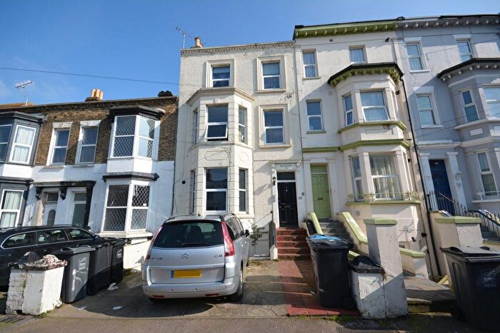 2 Bedroom Flat To Rent In Godwin Road, Margate, CT9
