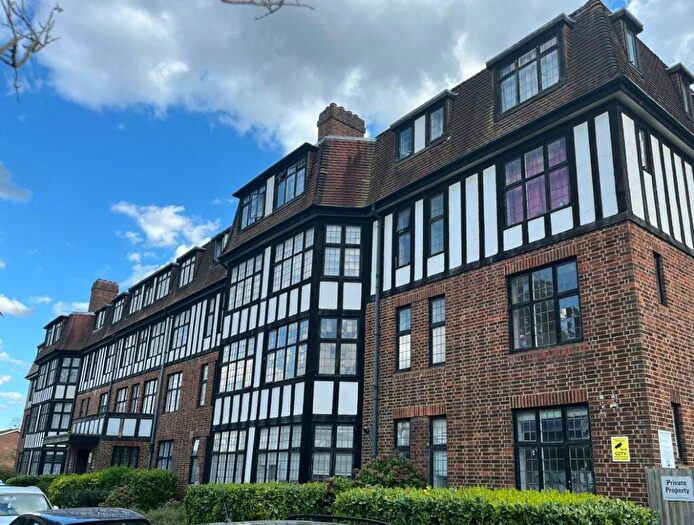 1 Bedroom Flat For Sale In Park Hill Court, Addiscombe Road, Croydon, Surrey, CR0