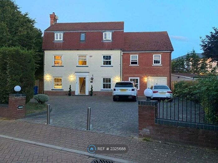 5 Bedroom Detached House To Rent In North Stifford, Grays, RM16