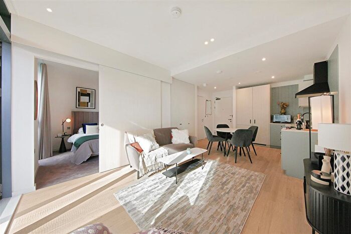 1 Bedroom Flat To Rent In Lewis House, West Bradbury Yard, Brentford, TW8