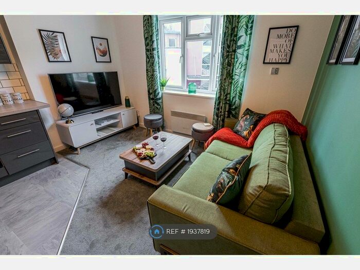 2 Bedroom Flat To Rent In Lorne Park Road, Bournemouth, BH1