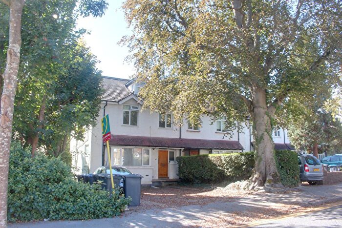 Studio For Sale In St. Augustines Avenue, South Croydon, CR2