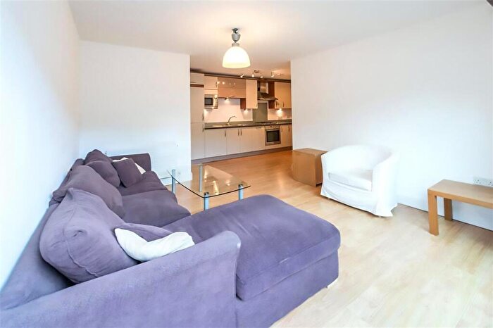 2 Bedroom Flat To Rent In Falcon Heights, Falcon Road, London, SW11