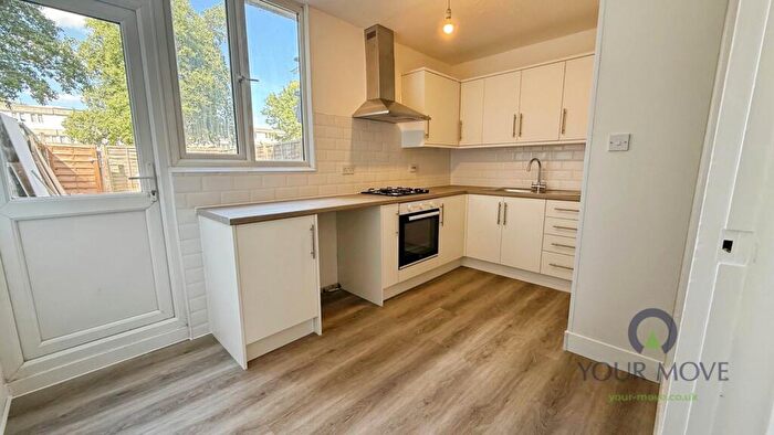 4 Bedroom Terraced House To Rent In Mangold Way, Erith, DA18