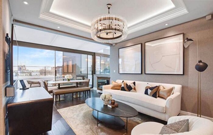 2 Bedroom Flat To Rent In Prince Of Wales Terrace, Kensington, London, W8