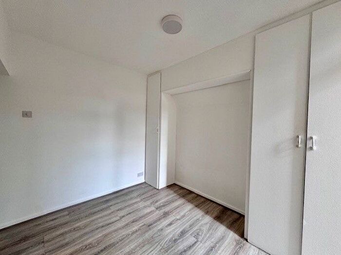 1 Bedroom Property To Rent In Station Road, Westcliff-On-Sea, SS0