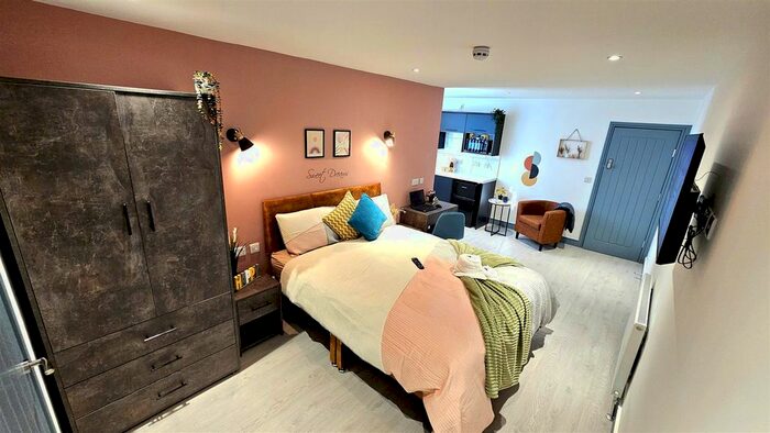 Studio To Rent In Allesley Old Road, Coventry, CV5