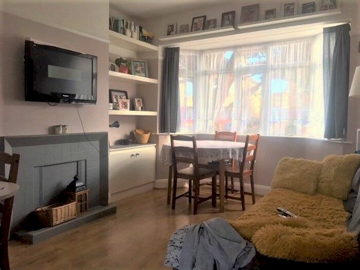 2 Bedroom Maisonette To Rent In Beresford Gardens, Enfield, EN1