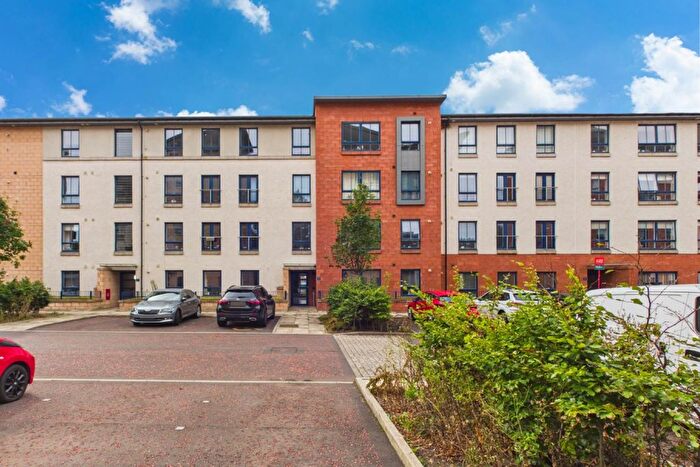 2 Bedroom Flat For Sale In Richmond Park Terrace, Oatlands, G5