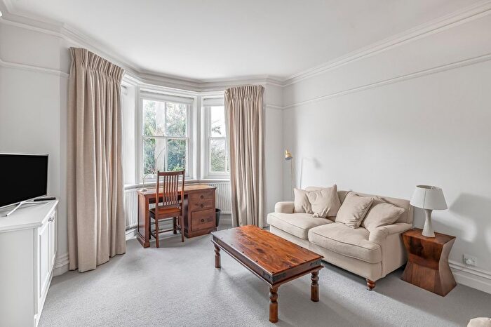 2 Bedroom Flat To Rent In Fulham Road, London, SW6