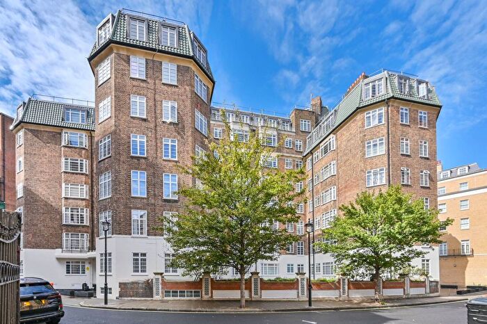 3 Bedroom Flat For Sale In Stourcliffe Close, Marylebone, London, W1H