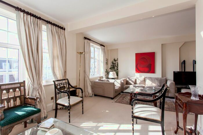 2 Bedroom Flat To Rent In Kensington High Street, London, W14