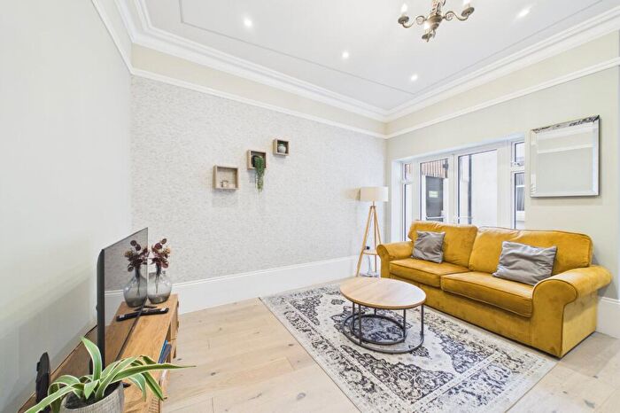 1 Bedroom Flat To Rent In The Forbury, Reading, Berkshire, RG1