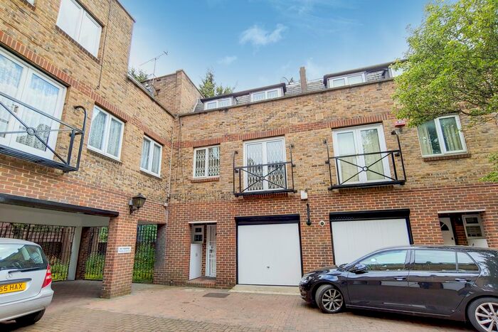 5 Bedroom End Of Terrace House To Rent In Hogan Mews, Paddington, W2