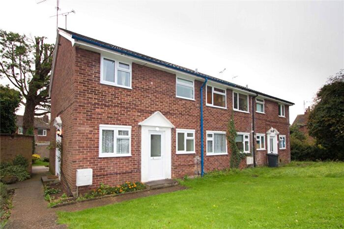 2 Bedroom Apartment To Rent In Hamelyn Road, Basingstoke, Hampshire, RG21