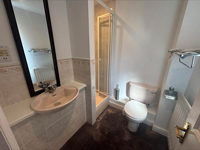 4 Bedroom Detached House To Rent In Rhigos, Emmer Green, RG4
