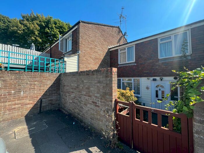 3 Bedroom Property To Rent In Freemantle Close, Basingstoke, RG21