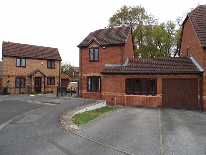 2 Bedroom Detached House To Rent In Cardinal Close, Rossington, Doncaster, DN11
