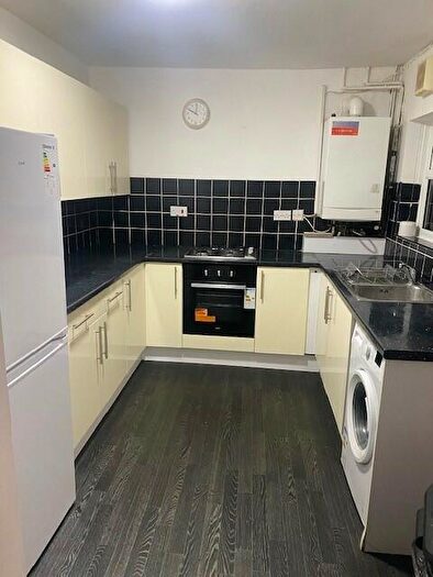 3 Bedroom Terraced House To Rent In Kimbolton Avenue, Lenton, Nottingham, NG7