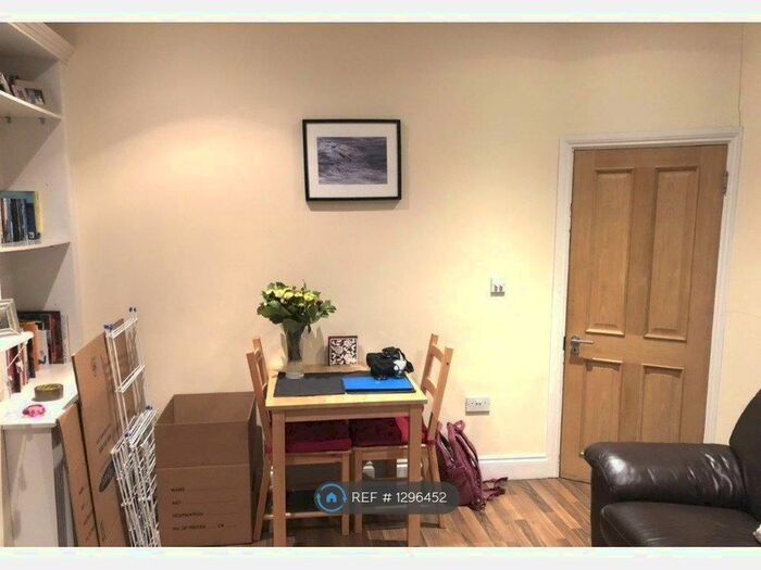 2 Bedroom Flat To Rent In Marcus Street, London SW18