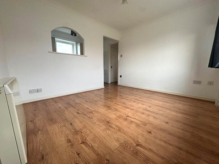 1 Bedroom Flat For Sale In Copse Avenue, Swindon, SN1