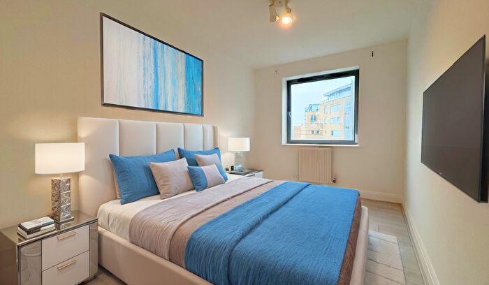 2 Bedroom Flat To Rent In Miles Close, London, SE28