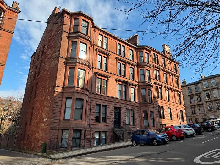 3 Bedroom Apartment To Rent In B/L, Cresswell Street, G12