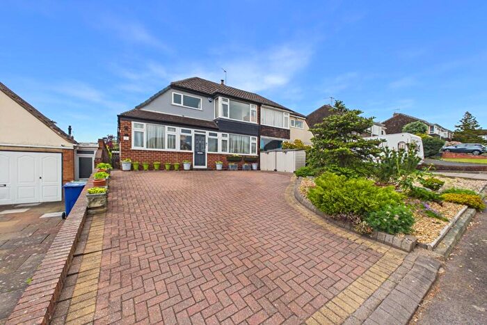 3 Bedroom Semi-Detached House For Sale In Drew Crescent, Pedmore, DY9