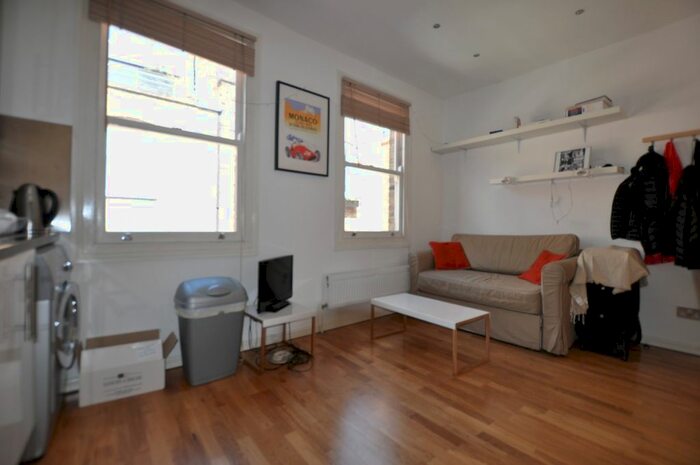 1 Bedroom Flat To Rent In Camden Passage, London, N1